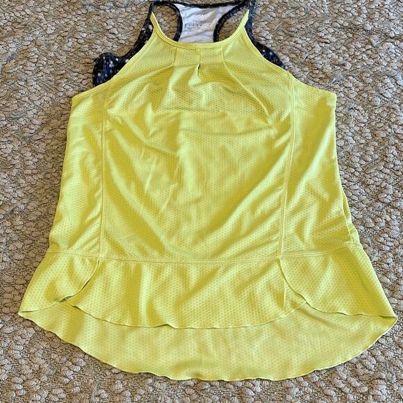 MPG Women’s Tank Top w/built in sports bra. Size Medium - Picture 7 of 7